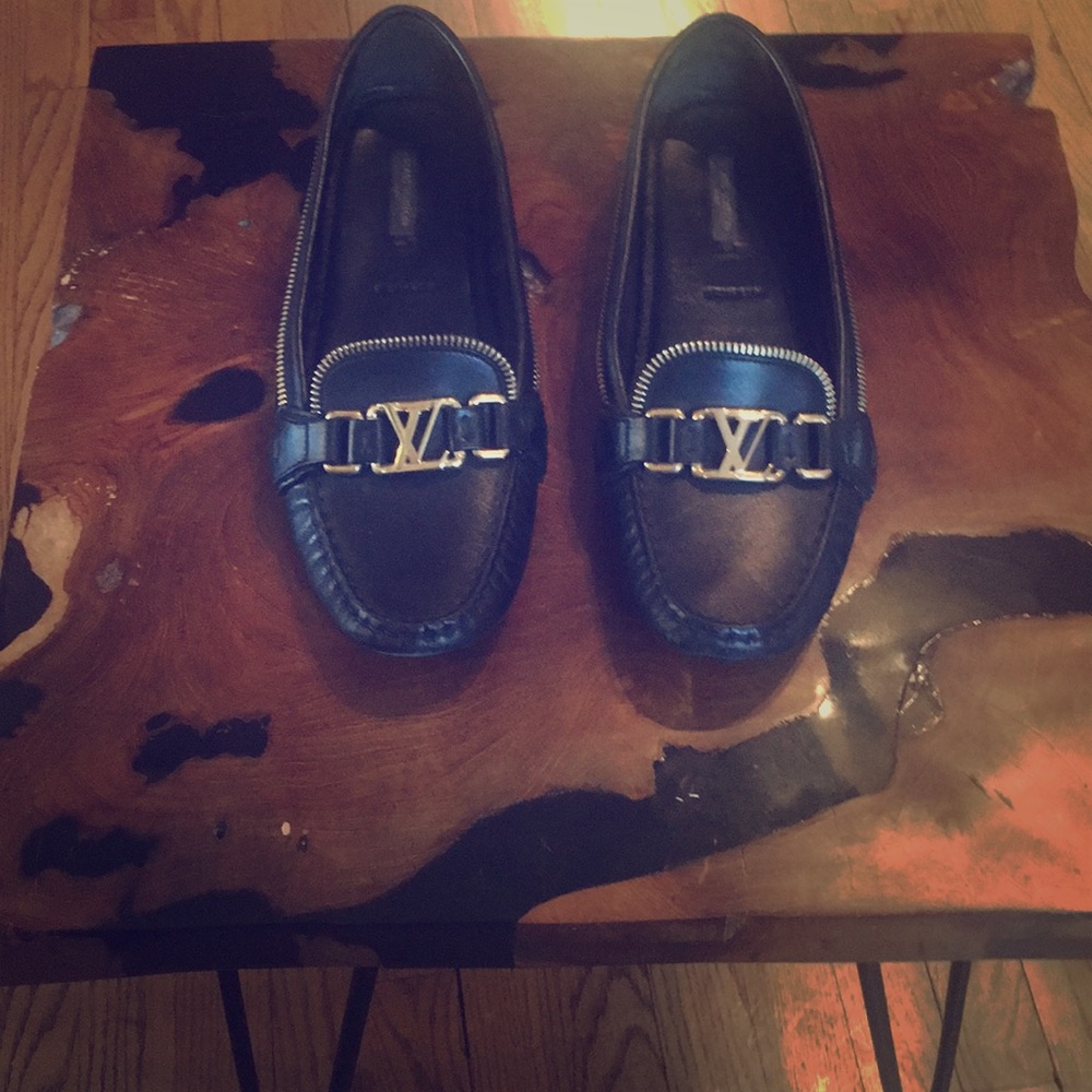Louis Vuitton Oxf 39 1/2 European size NO TRADES